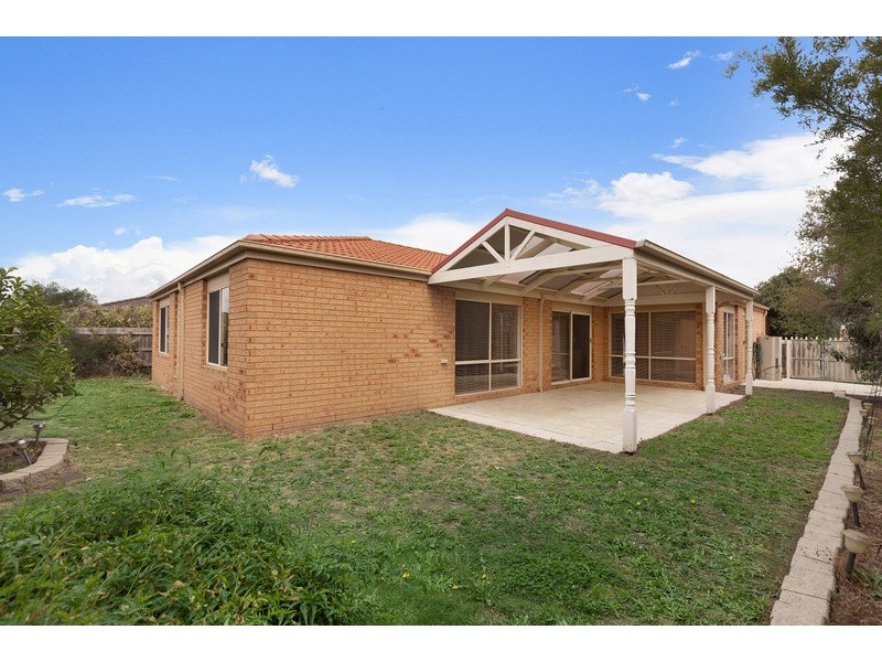 28 Grand Arch Way, Berwick VIC 3806