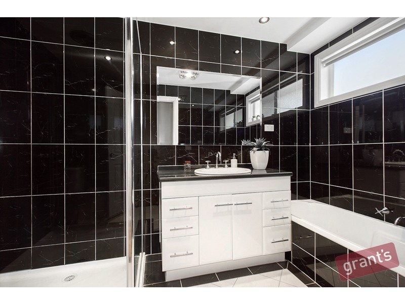 30 Fountain Drive, Narre Warren VIC 3805