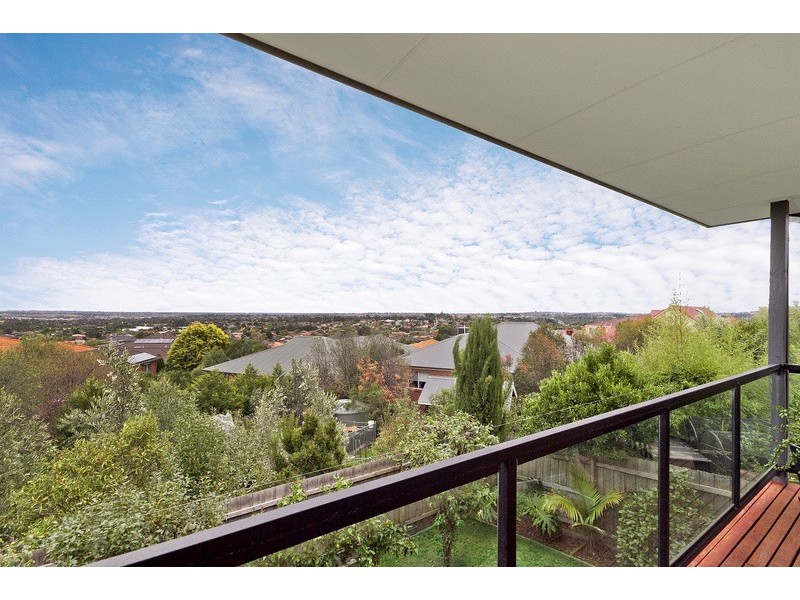 42 Montbrae Circuit, Narre Warren North VIC 3804