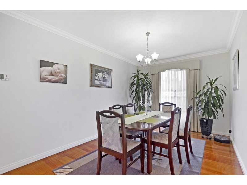 42 Montbrae Circuit, Narre Warren North VIC 3804