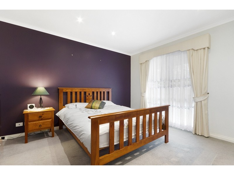 42 Montbrae Circuit, Narre Warren North VIC 3804