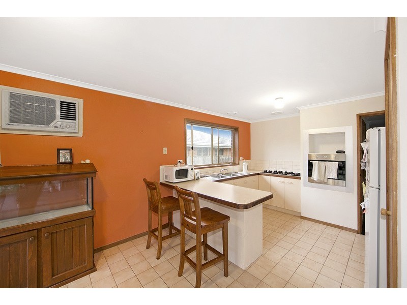 1/17 Florence Avenue, Berwick VIC 3806