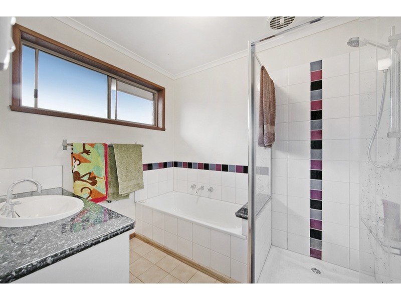 1/17 Florence Avenue, Berwick VIC 3806