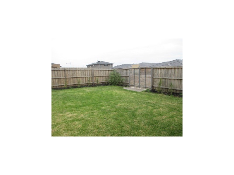 2 Jasmine Grove, Officer VIC 3809