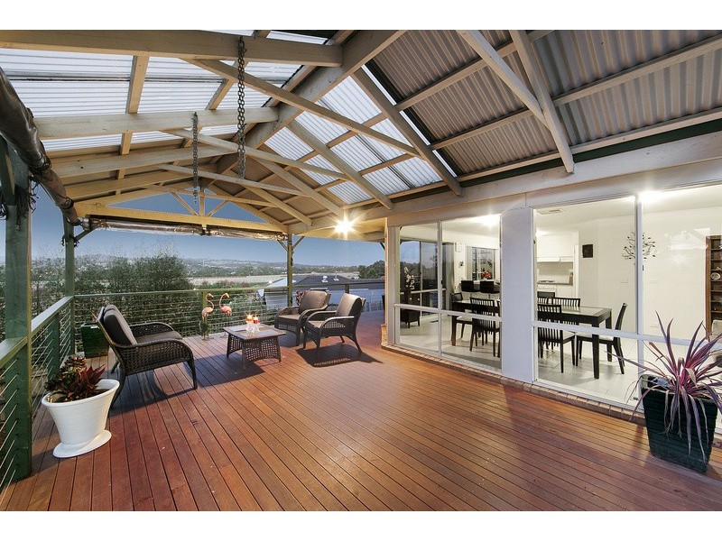 8 Jarryd Crescent, Berwick VIC 3806