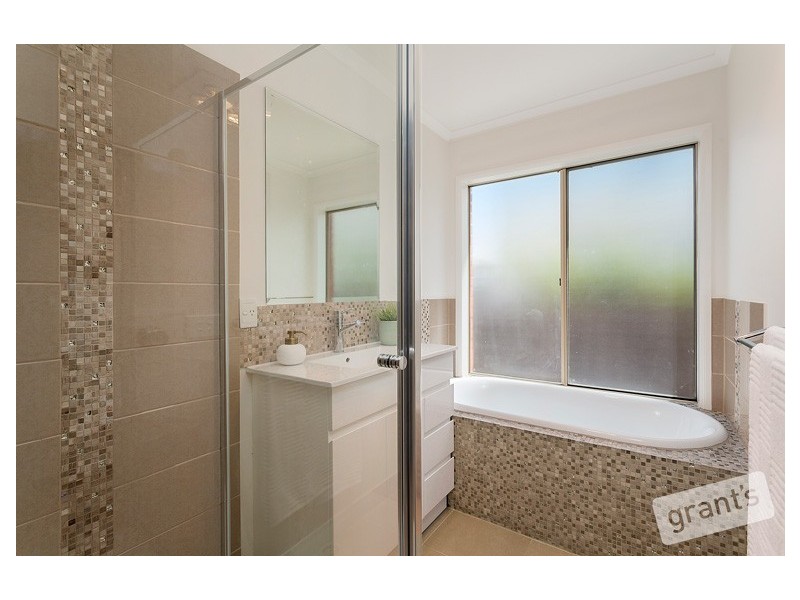 9 Rosewin Court, Berwick VIC 3806