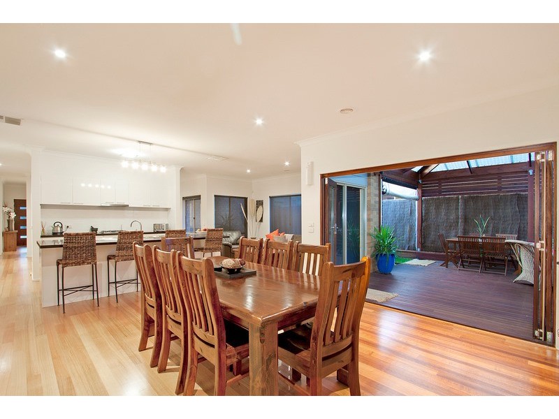 6 Little Gem Way, Berwick VIC 3806