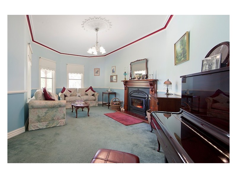 2a McBride Road, Beaconsfield Upper VIC 3808