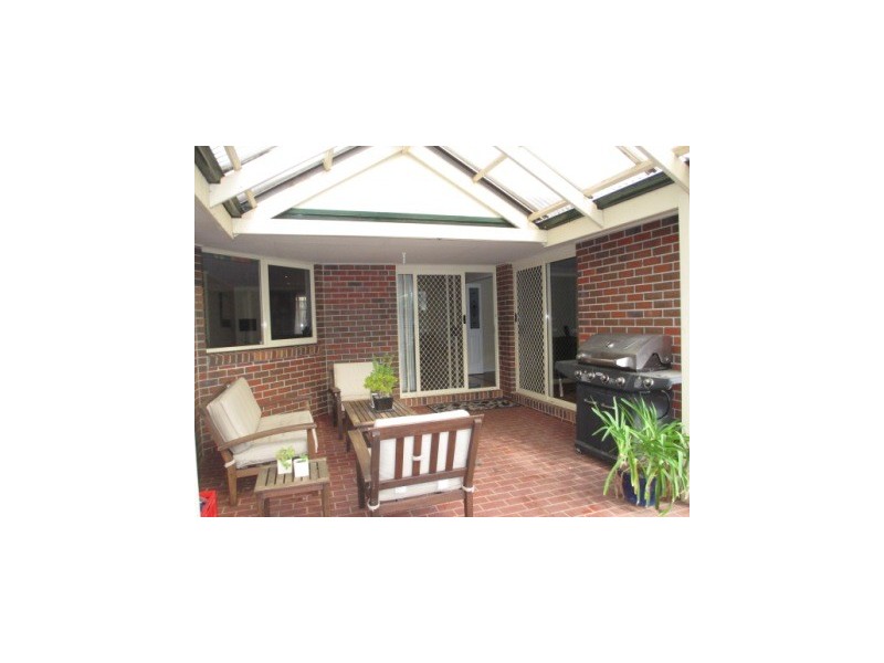 26 Mayfair Cres, Narre Warren VIC 3805