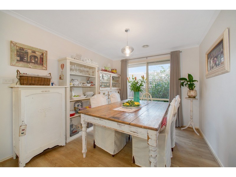 33 Ben Drive, Pakenham VIC 3810