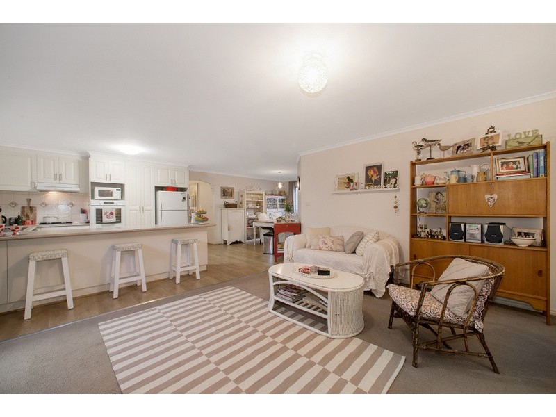 33 Ben Drive, Pakenham VIC 3810