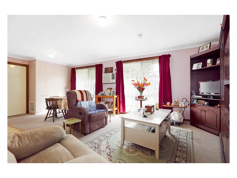 13 Greenlaw Crescent, Berwick VIC 3806