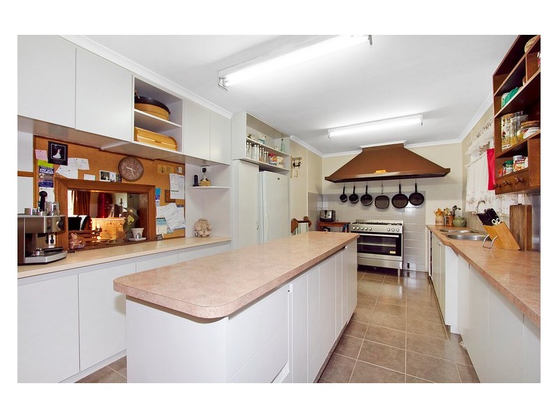 13 Greenlaw Crescent, Berwick VIC 3806