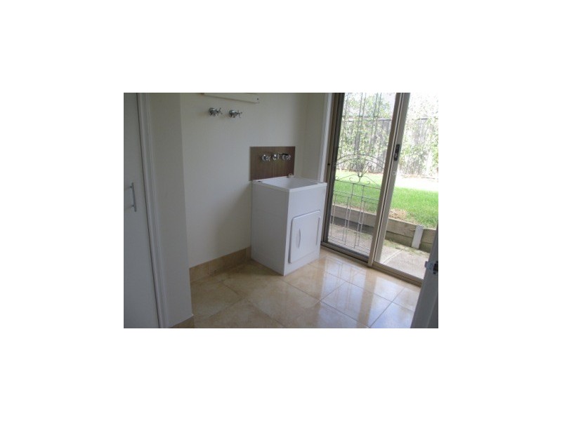 13 Jefferson Ave, Cranbourne North VIC 3977