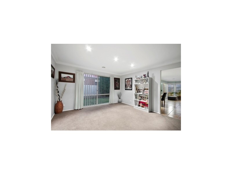 14 Michelle Drive, Berwick VIC 3806