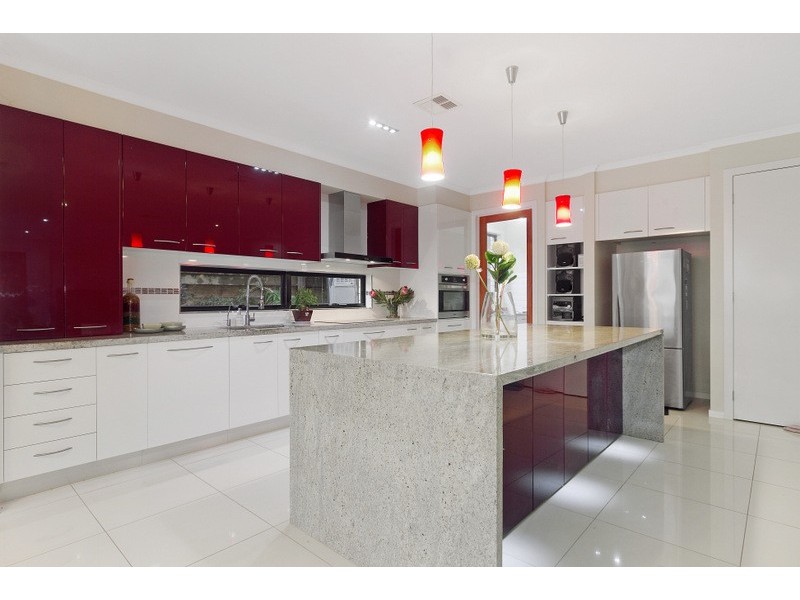 19 Sunview Place, Berwick VIC 3806