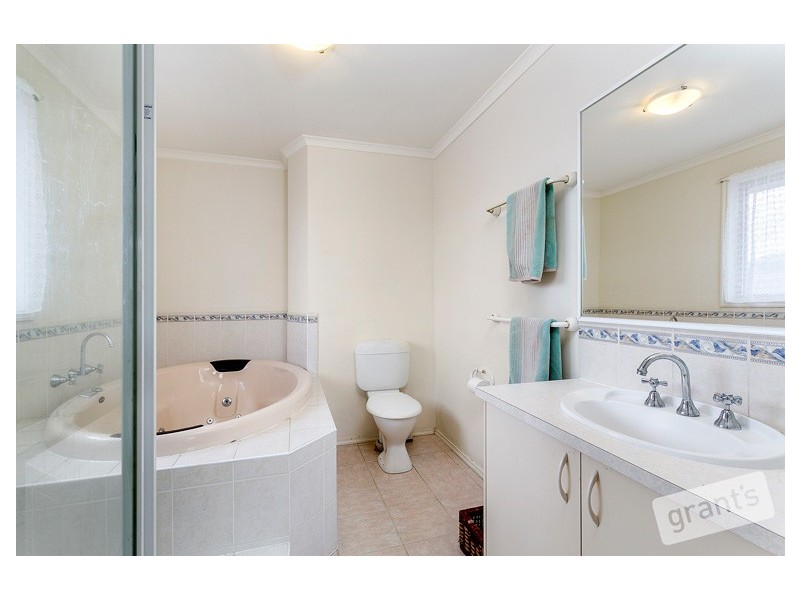 21 Eva Court, Hallam VIC 3803