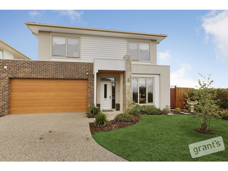 8/14 Avard Court, Berwick VIC 3806