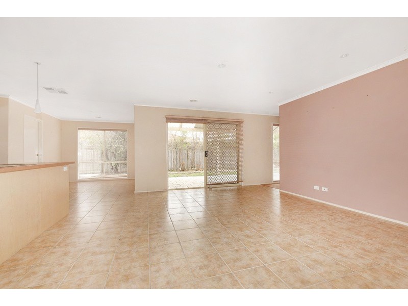 28 Grand Arch Way, Berwick VIC 3806