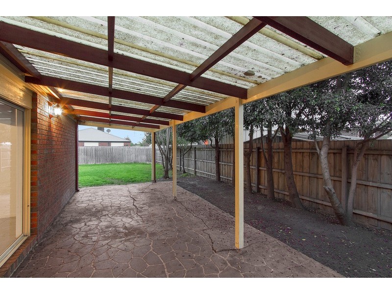 32 Glenn Erin Way, Berwick VIC 3806