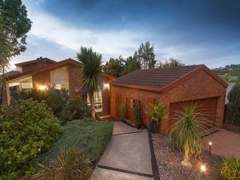 19 Balfour Court, Berwick VIC 3806