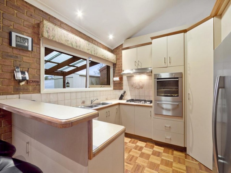 19 Balfour Court, Berwick VIC 3806