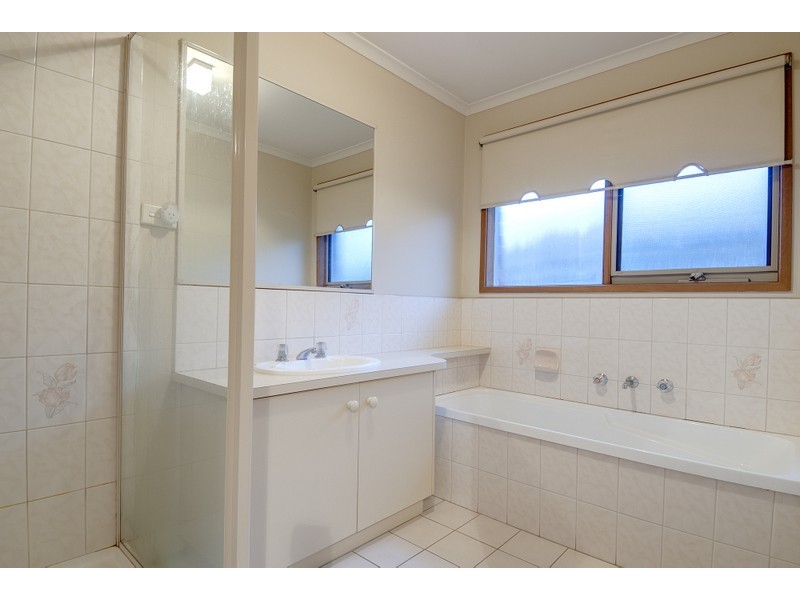 1/31 Florence Avenue, Berwick VIC 3806