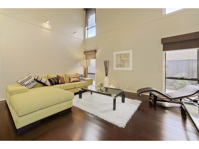 14 Kindred Avenue, Cranbourne North VIC 3977