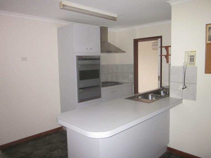 110 Fleetwood Dr, Narre Warren VIC 3805