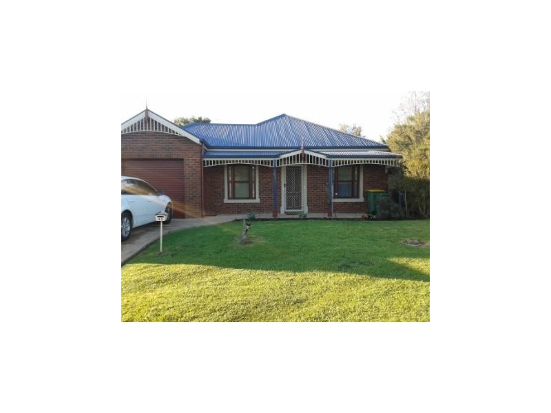 43 Hartland Circuit, Pakenham VIC 3810