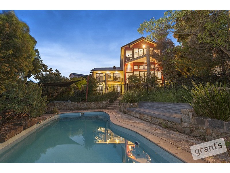 9 Natren Court, Berwick VIC 3806