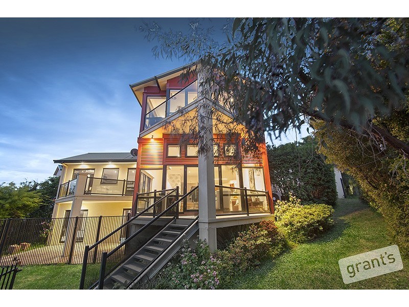 9 Natren Court, Berwick VIC 3806