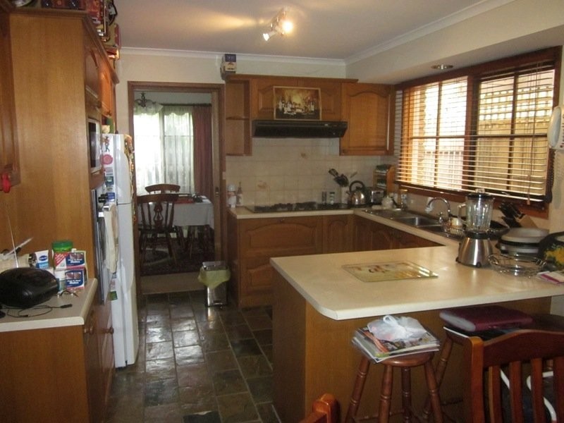 6 Mason Way, Berwick VIC 3806