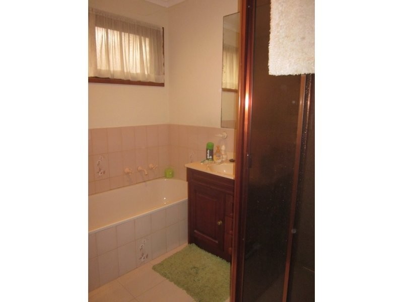 6 Mason Way, Berwick VIC 3806