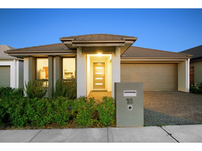 18 Whitehaven Street, Berwick VIC 3806