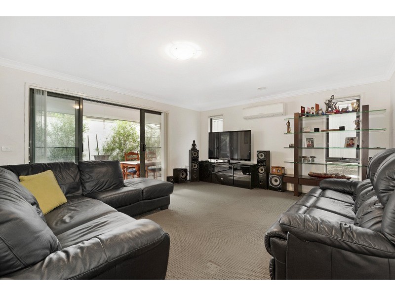 18 Whitehaven Street, Berwick VIC 3806