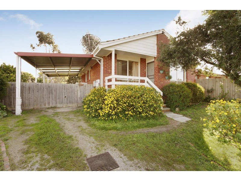 2/90 Warana Drive, Hampton Park VIC 3976