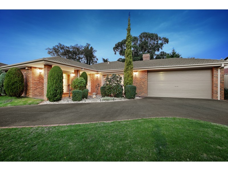 2 Christine Avenue, Berwick VIC 3806