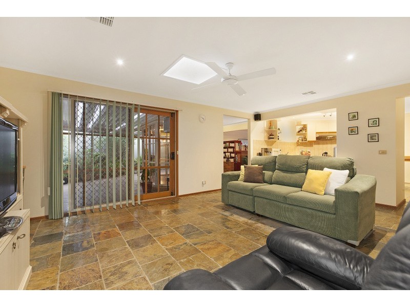 2 Christine Avenue, Berwick VIC 3806