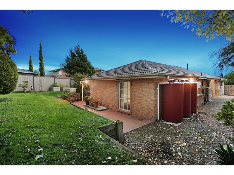 2 Christine Avenue, Berwick VIC 3806