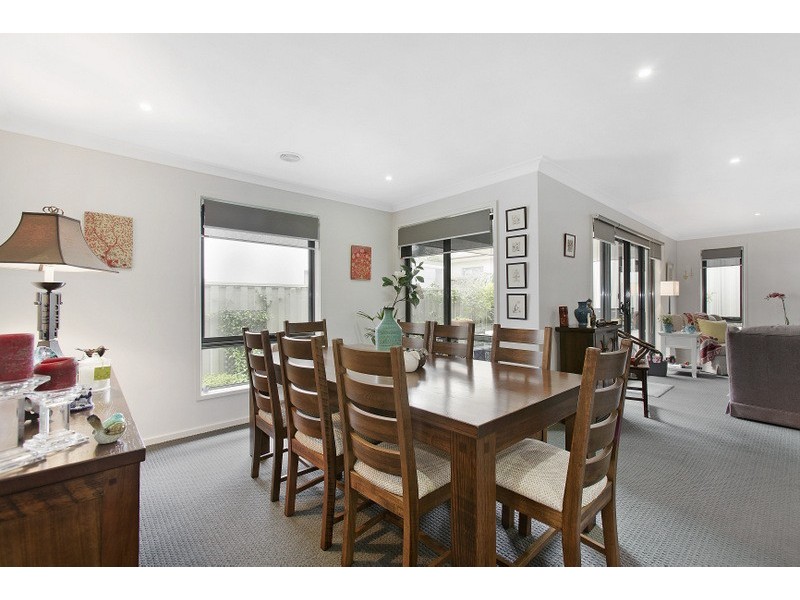 22 Lindeman Street, Berwick VIC 3806