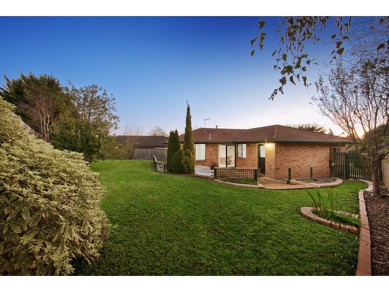 2 Moloney Court, Berwick VIC 3806