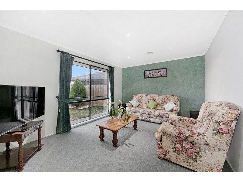 2 Moloney Court, Berwick VIC 3806