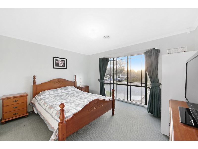 2 Moloney Court, Berwick VIC 3806