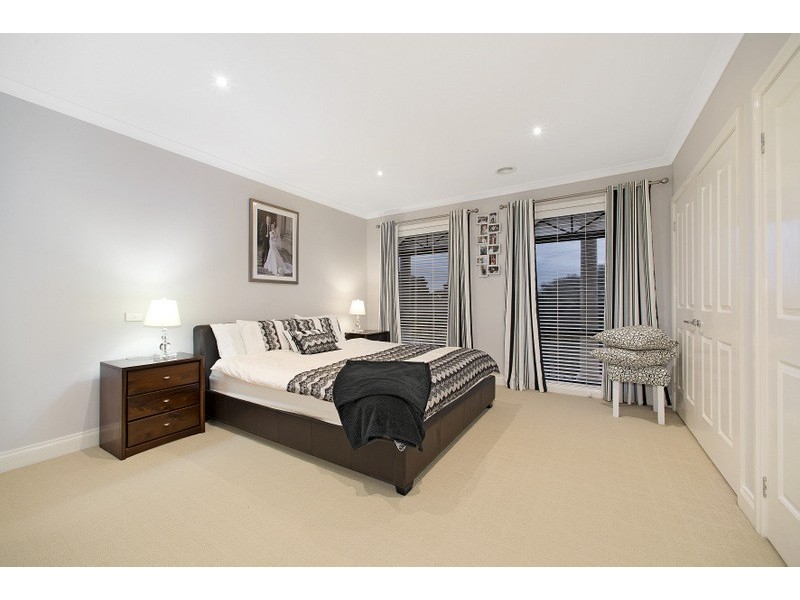 3 Riverglen Road, Berwick VIC 3806