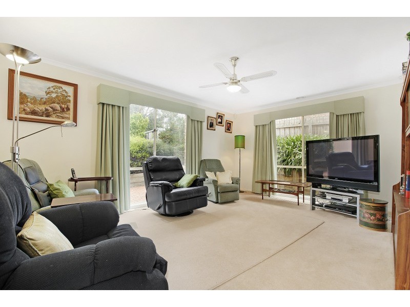 31 Cara Crescent, Berwick VIC 3806