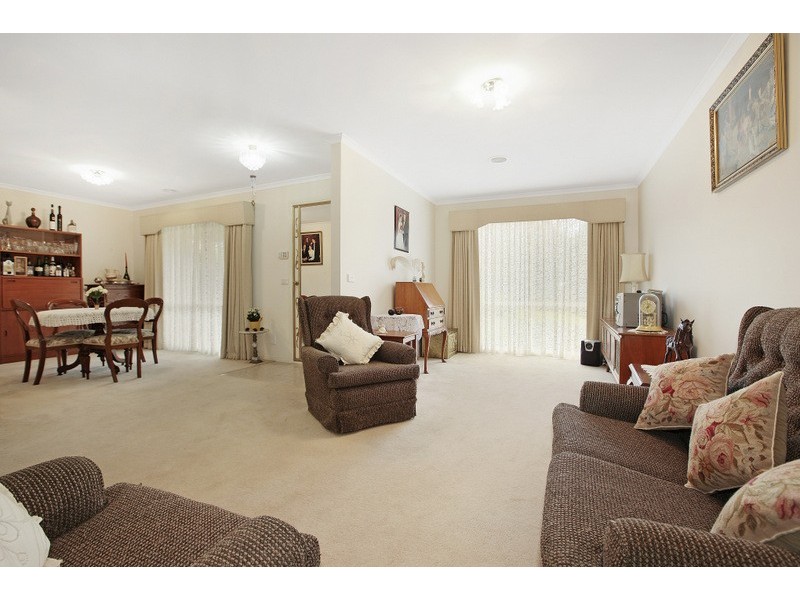 31 Cara Crescent, Berwick VIC 3806