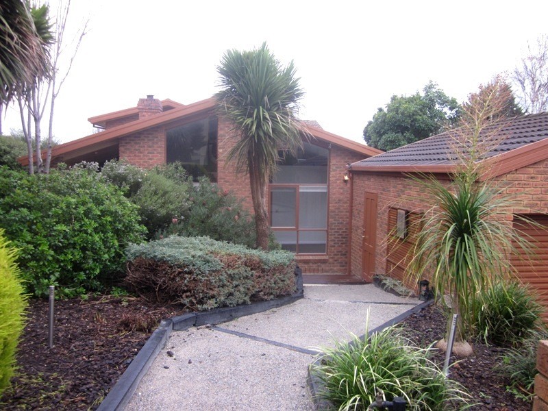 19 Balfour Court, Berwick VIC 3806