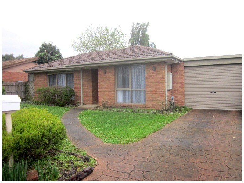 110 Fleetwood Drive, Narre Warren VIC 3805