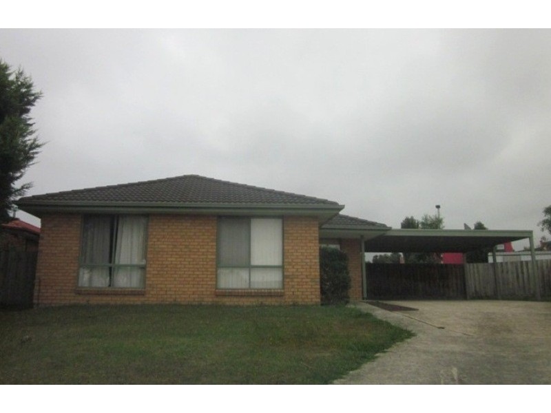 9 Raneen Place, Berwick VIC 3806